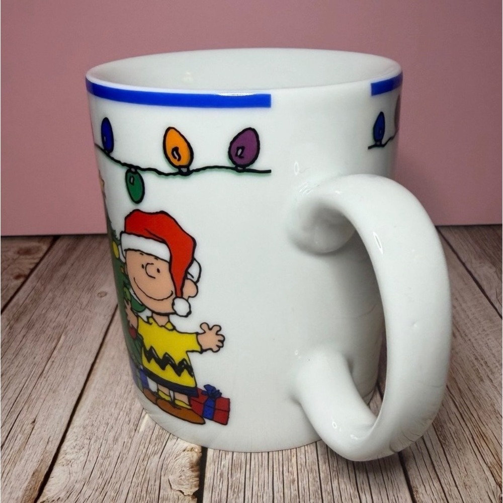 Peanuts Christmas Mug 14 oz Gibson Charlie Brown Snoopy Holiday Tree Vintage - Picture 2 of 5